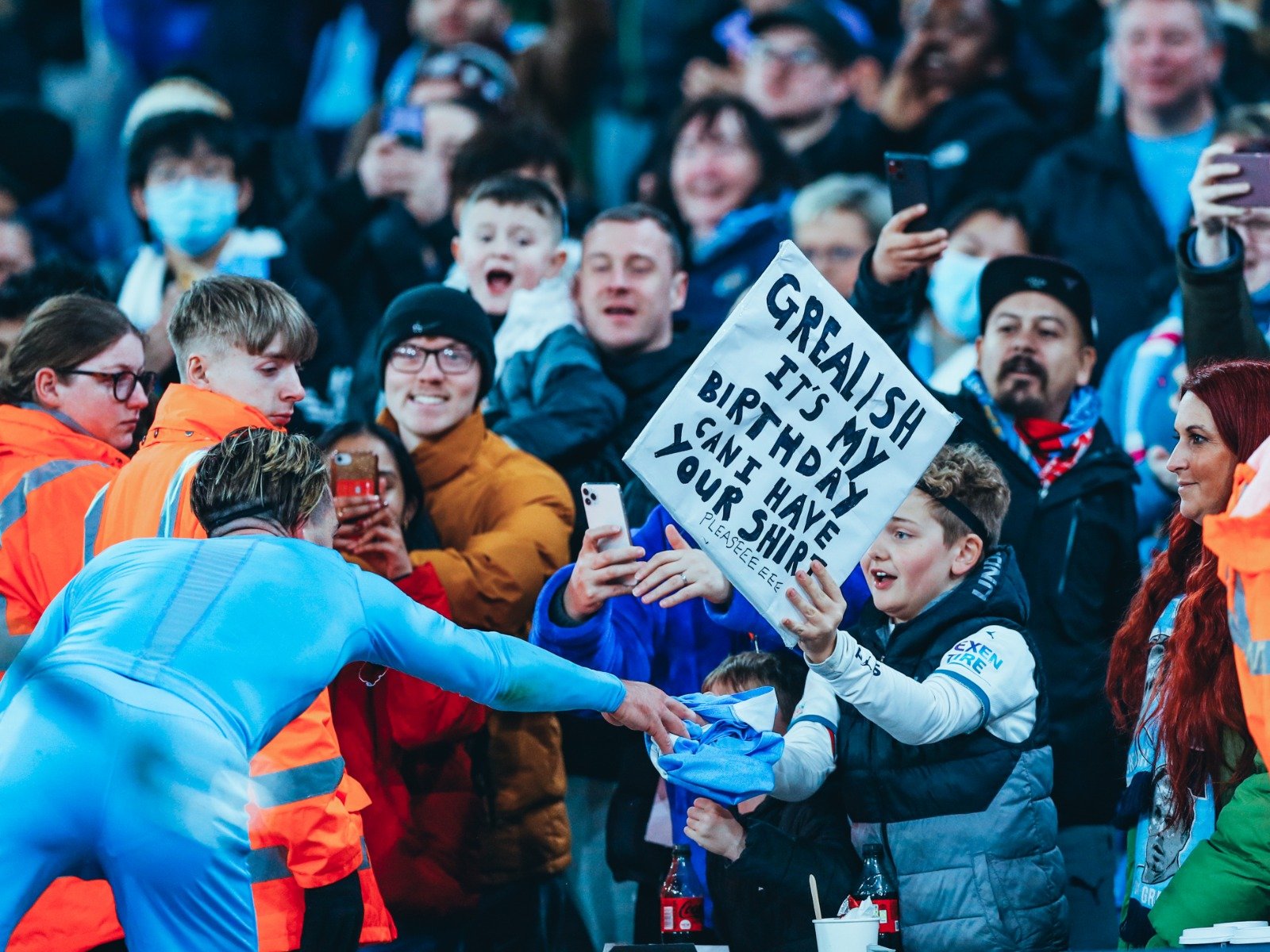 图片报：多特早就视巴萨外租球员阿莱士-巴列为引援目标.